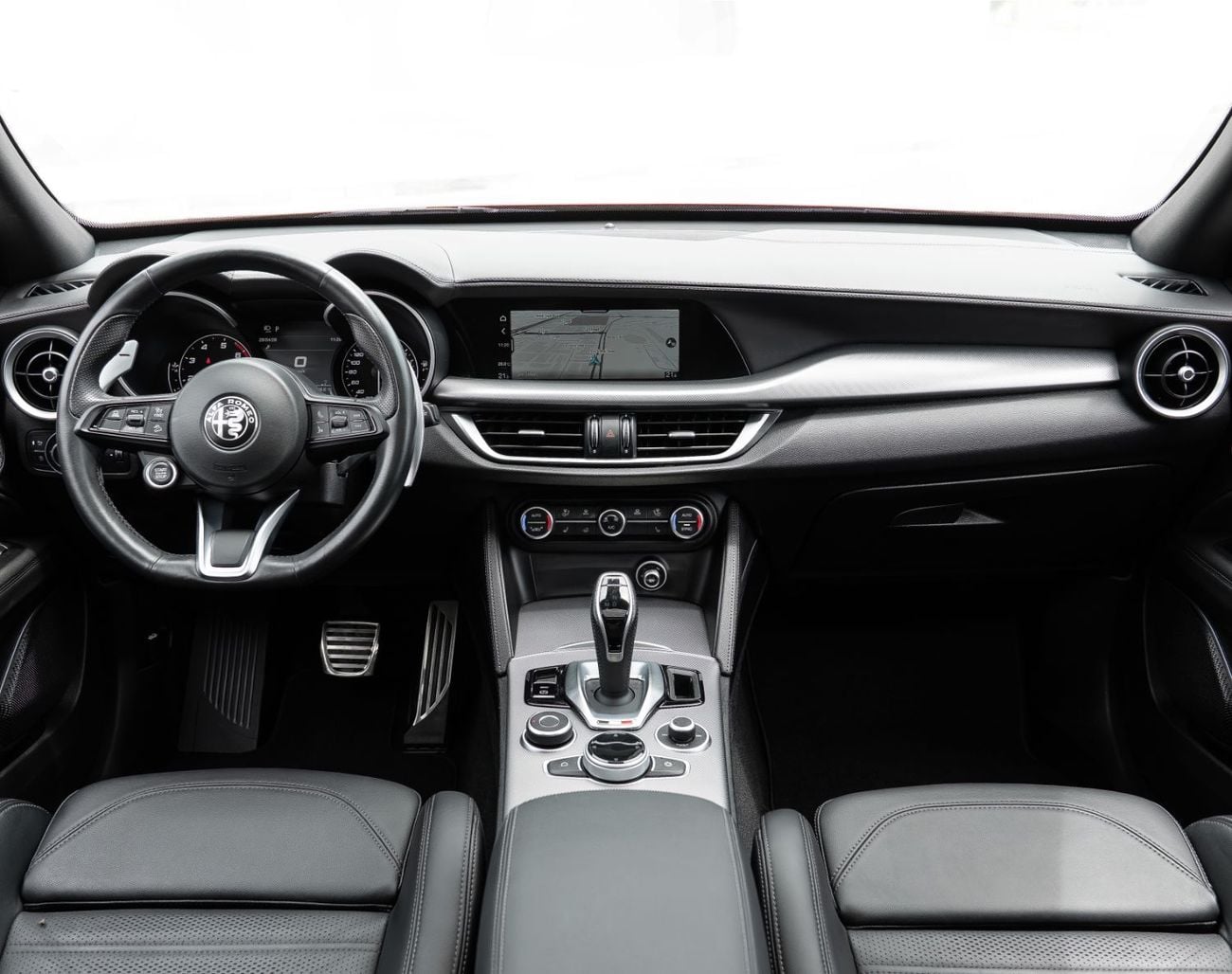 ألفا روميو ستيلفيو Veloce 2024 Alfa Romeo Stelvio Q4, 2028 Alfa Romeo Warranty, Low Kms, GCC