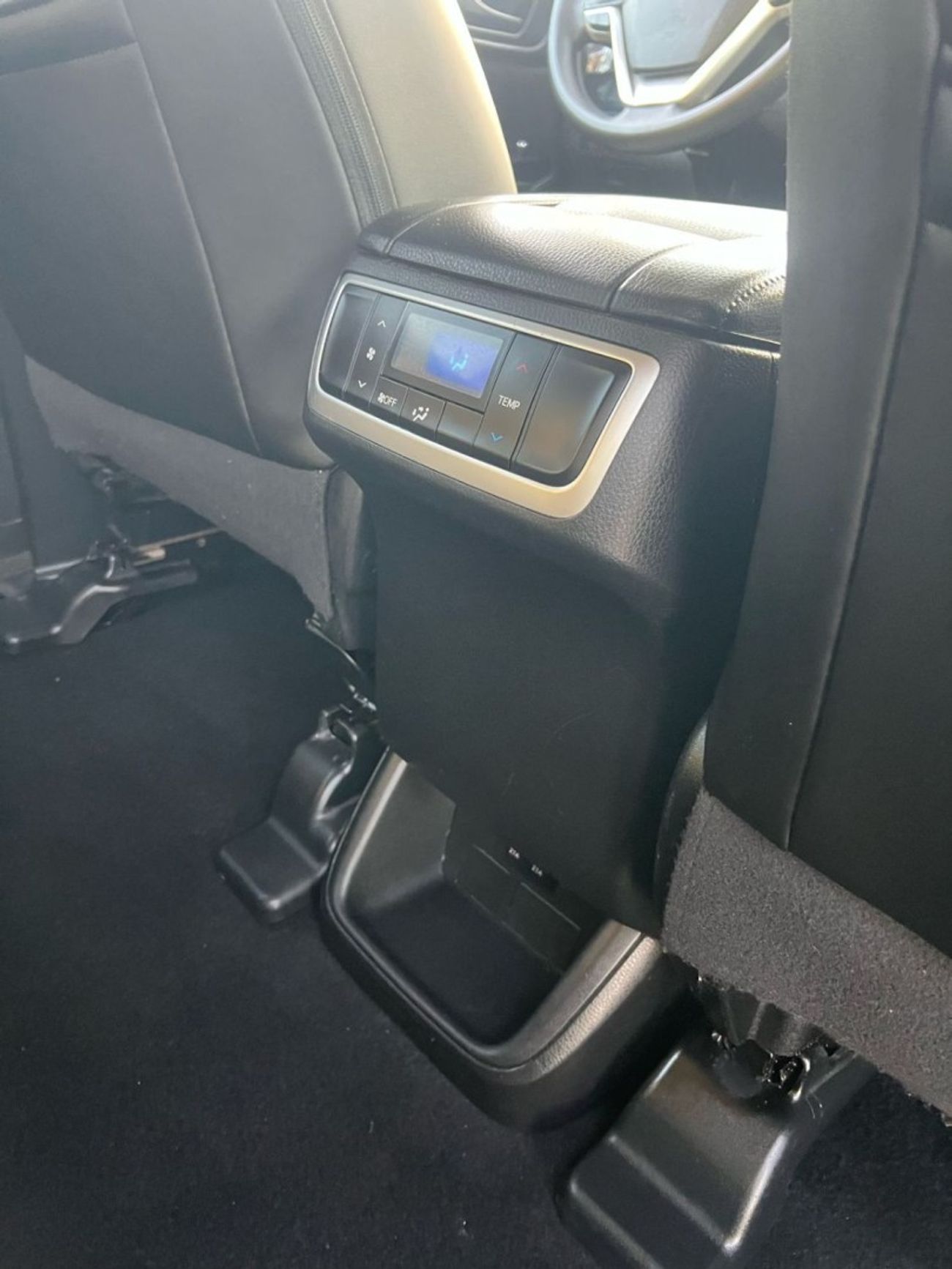 Toyota Highlander 2018 TOYOTA HIGHLANDER V6 3.5L - 4 WHEEL DRIVE (4X4 - LEATHER SEATS WITH 7 SEATER -