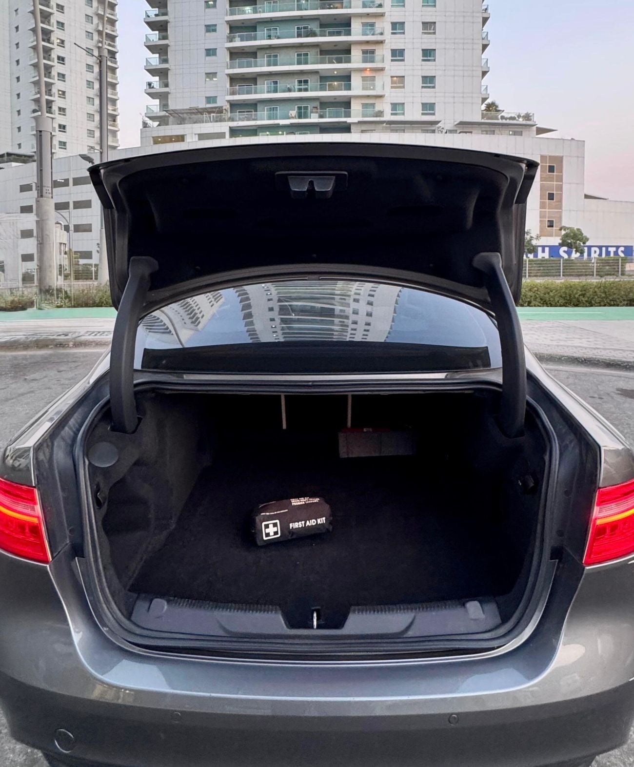 جاكوار XE PRESTIGE