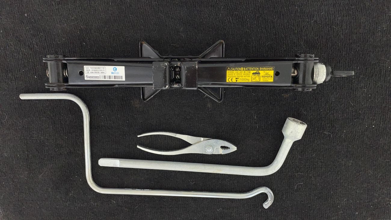 تويوتا كورولا SE 2 | بدون دفعة مقدمة | اختبار قيادة مجاني للمنزل