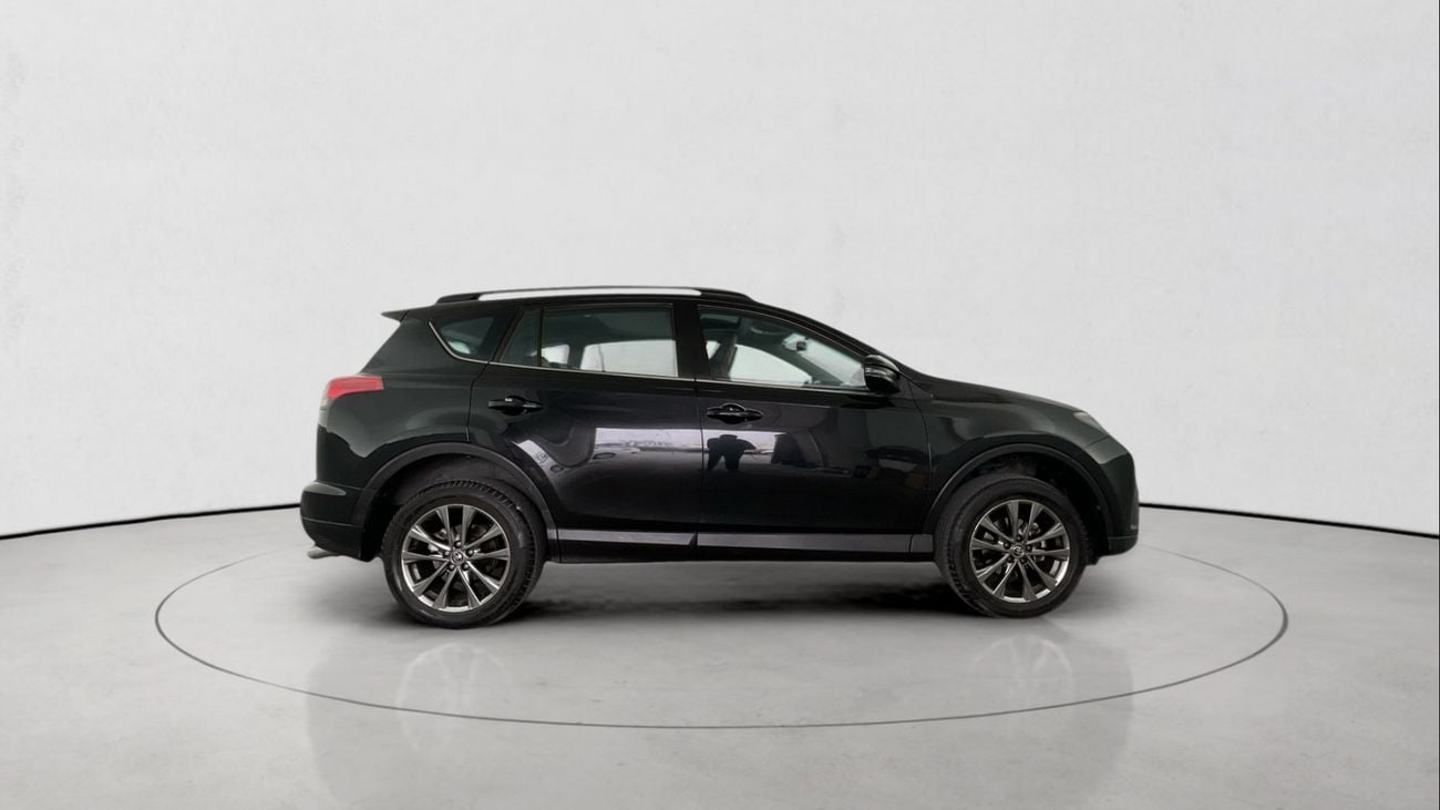 تويوتا راف ٤ 2.5 VXR 4WD NAV LHR AUTO | شامل الضمان | 0 ﺪﻔﻋﺓ ﺃﻮﻟﻯ