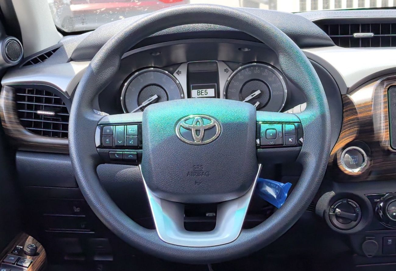 Toyota Hilux SGLX D/CAB,PICKUP,2.7L,4X4,DIGITAL AC,WOODEN INTERIOR,BLIND SPOT,DVD+CAMERA,DIFF LOCK,A/T, 2 COOL BO