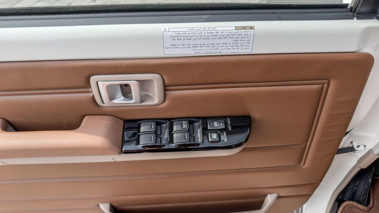 تويوتا لاند كروزر 70 LC76 LX 2.8L AT Diesel 2026 (White-Brown) Omani