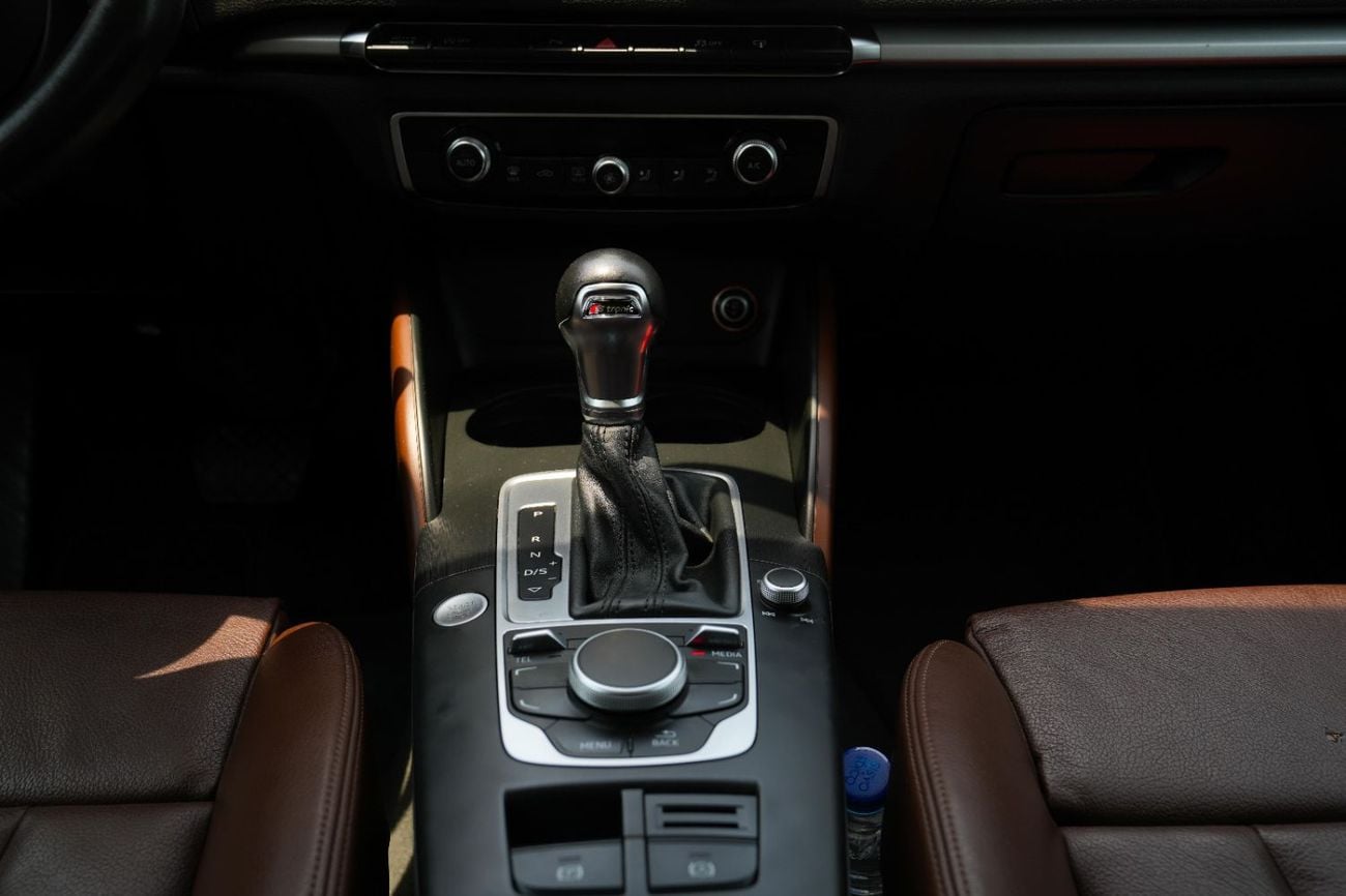 أودي A3 AMBITION 30 TFSI !!GCC SPECS!! WELL MAINTAINED