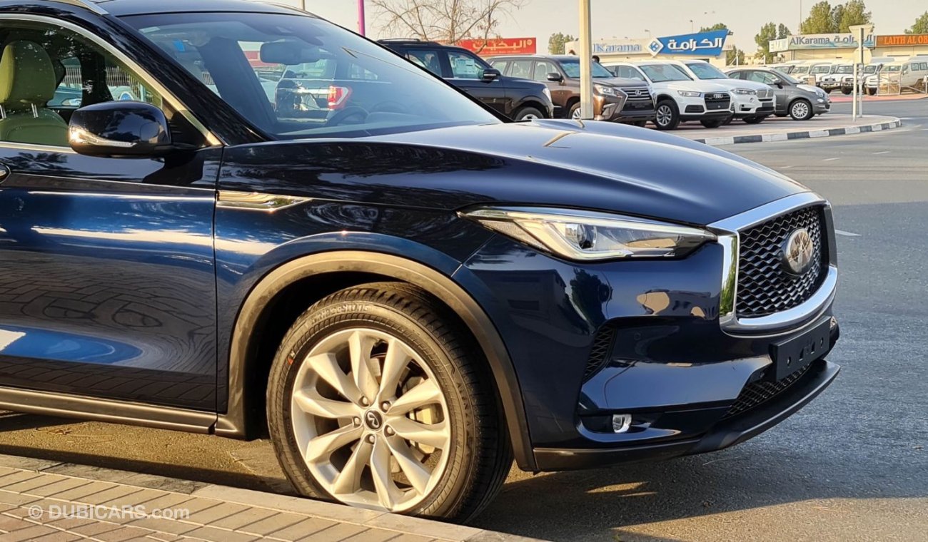 إنفينيتي QX50 Luxury Essential AWD 2019 GCC 0Kms