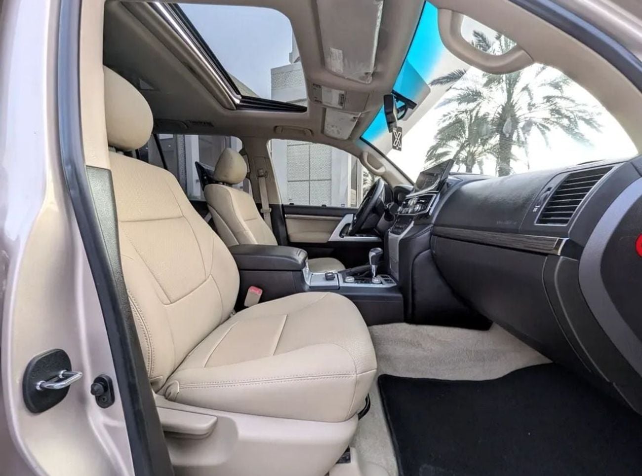 تويوتا لاند كروزر Toyota landcruise 2011model Facelifted 2025 GXR 4.0L v8 petrol Engine Colour Gold push start Transmi