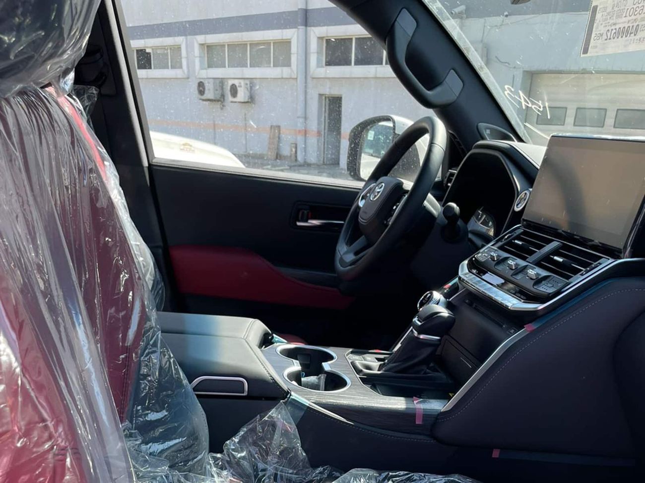 Toyota Land Cruiser Toy. L/C300 ZX 3.3L DSL A/T Floor 23YM -7 SEATERS - EURO - WHT_RED (EXPORT OFFER)