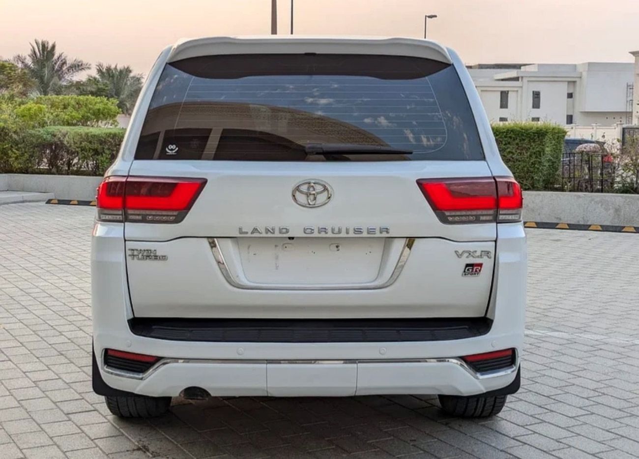 Toyota Land Cruiser 2015 FACELIFTED 2025 WITH INTERIOR AND EXTERIOR V8 FULL OPTION IN EXCELLENT CONDITION