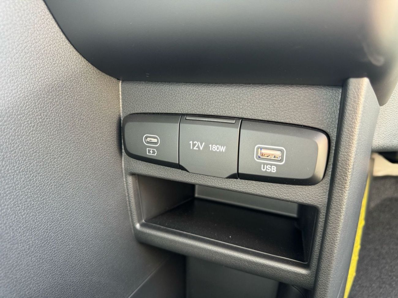 Hyundai Staria HYUNDAI STARIA 2.2L ( DSL) - 2025