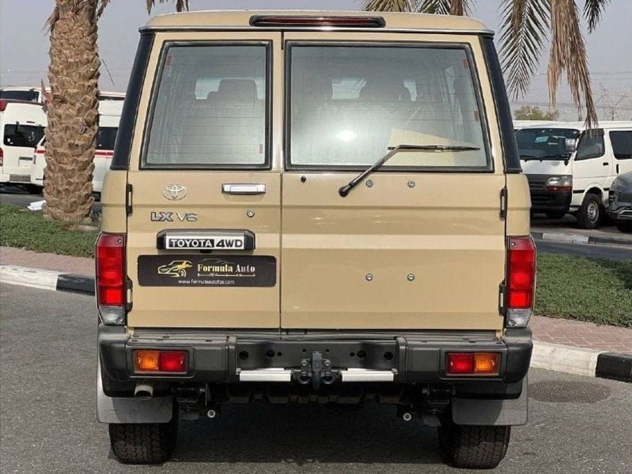 تويوتا لاند كروزر 70 LC76 4.0L PTR M/T // 2024 // HIGH OPTION WITH DVD & BACK CAMERA , POWER WINDOWS , COOL BOX // SPECIA