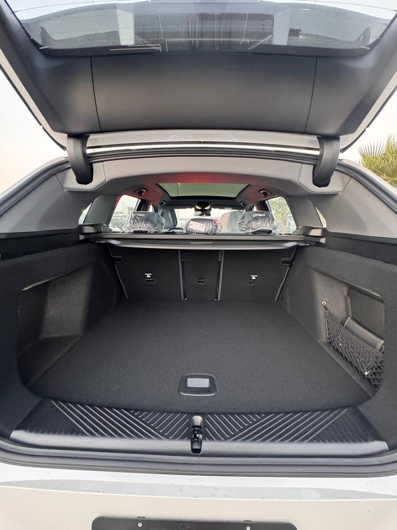 BMW X3 BMW X3 Model 2026 china spec , Rims 19 , 2.5L