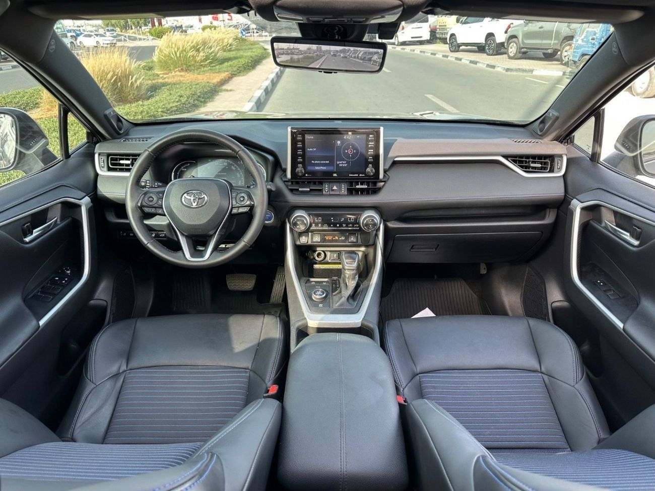 تويوتا راف ٤ Hybrid XSE, sunroof,leather seats, push start Full Option