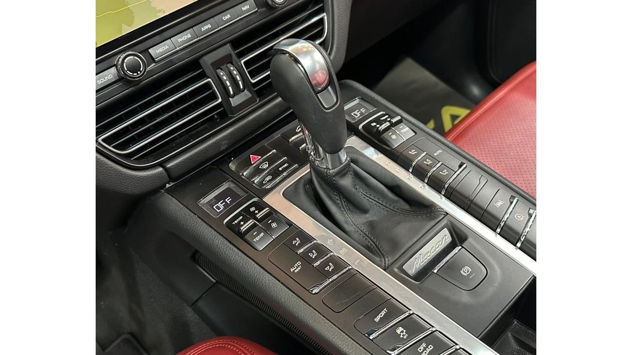 بورش ماكان std 2021 Porsche Macan, Warranty, Full Porsche Service History, Full Options, GCC