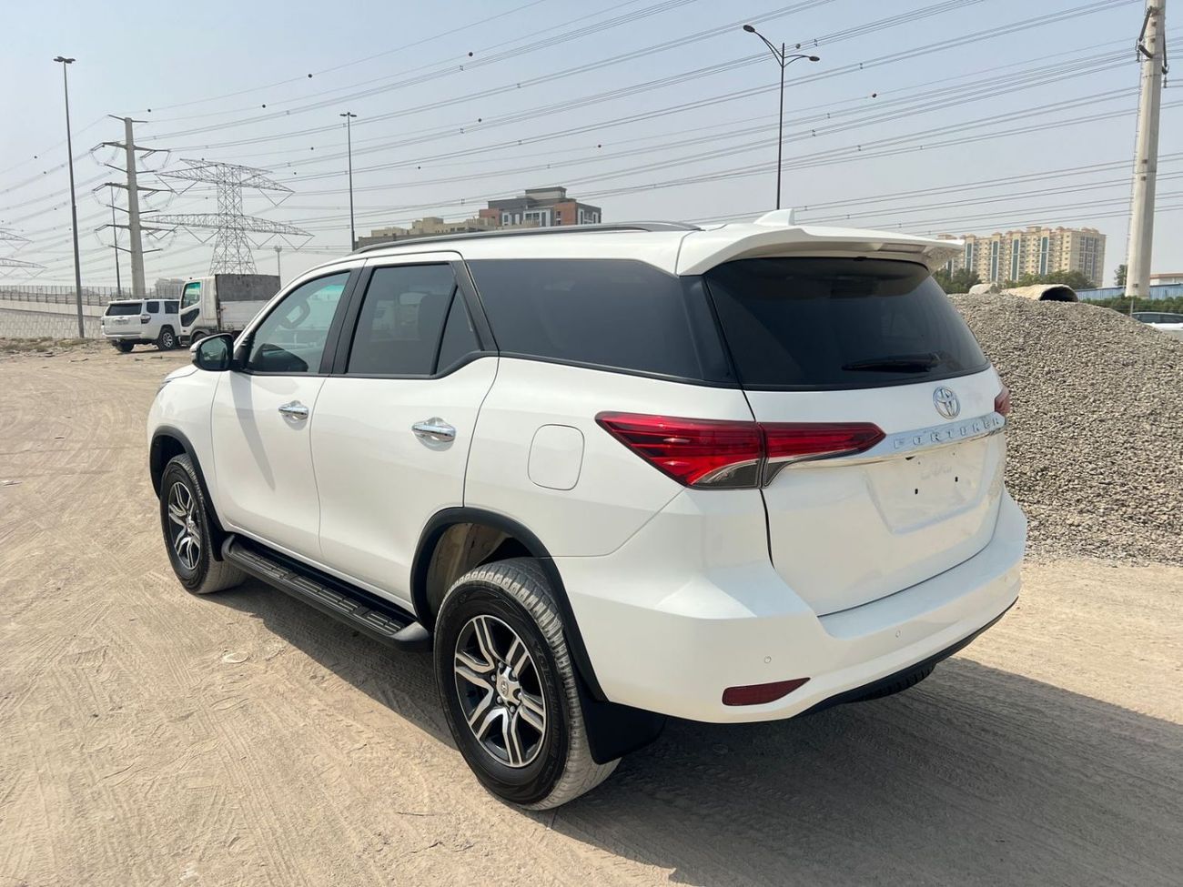 تويوتا فورتونر 2,8 LITER ,DIESEL RIGHT HAND DRIVE PUSH START