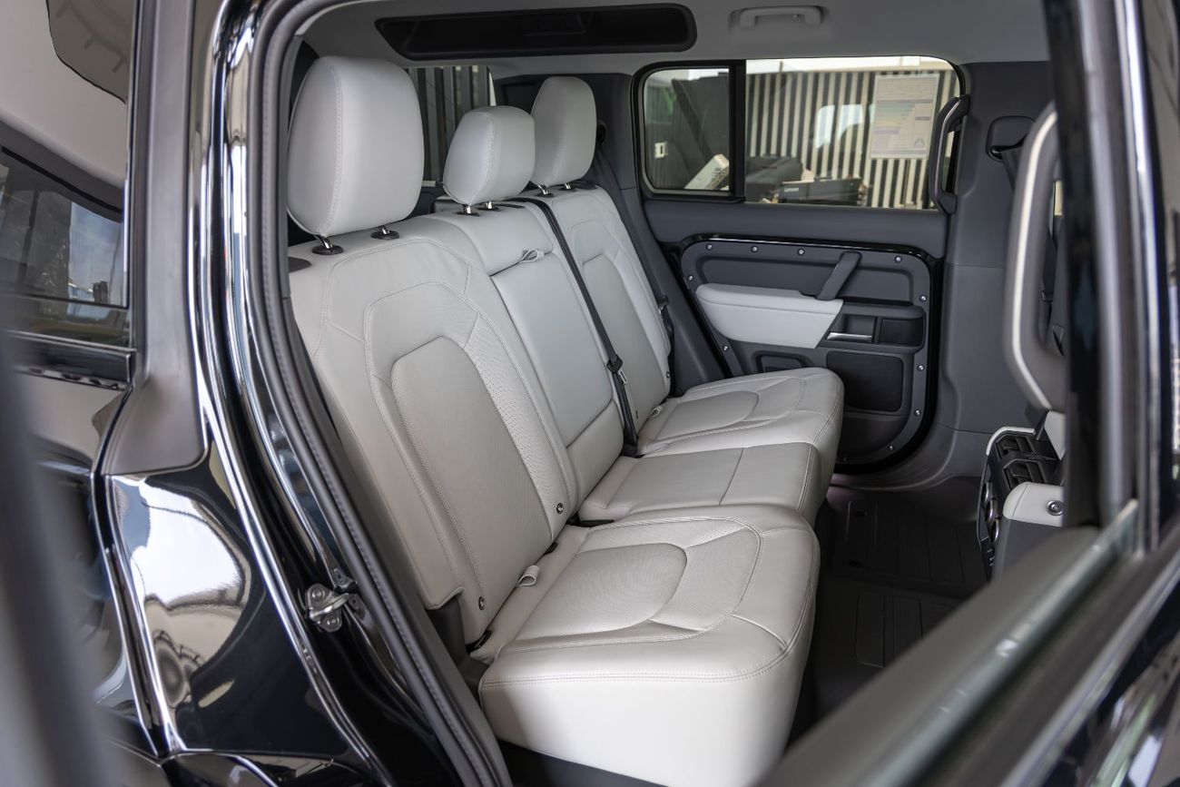 لاند روفر ديفندر Land Rover Defender X-Dynamic HSE P400 | GCC | 2026 (Export)