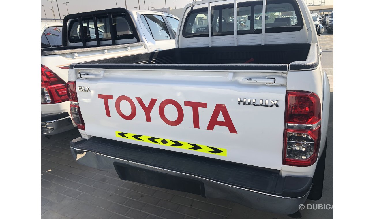 تويوتا هيلوكس Toyota Hilux D/c Pick Up 4x4,Glx,model:2015. Free of accident with low mileage