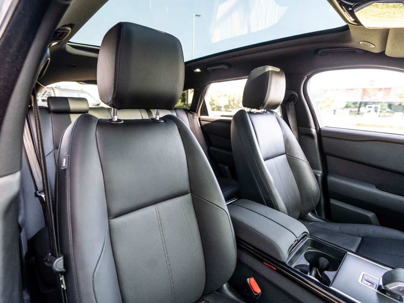 Land Rover Range Rover Velar R-DYNAMIC SE