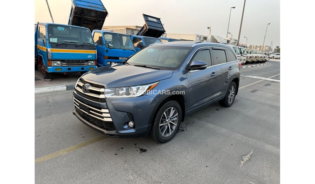 Toyota Highlander 2017 TOYOTA HIGHLANDER XLE 4x4 IMPORTED FROM USA VERY CLEAN CAR INSIDE AND OUT SIDE FOR MORE INFORMA