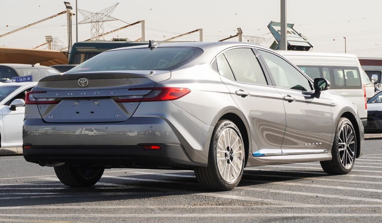 Toyota Camry LE  HEV 2.5L HYBRID