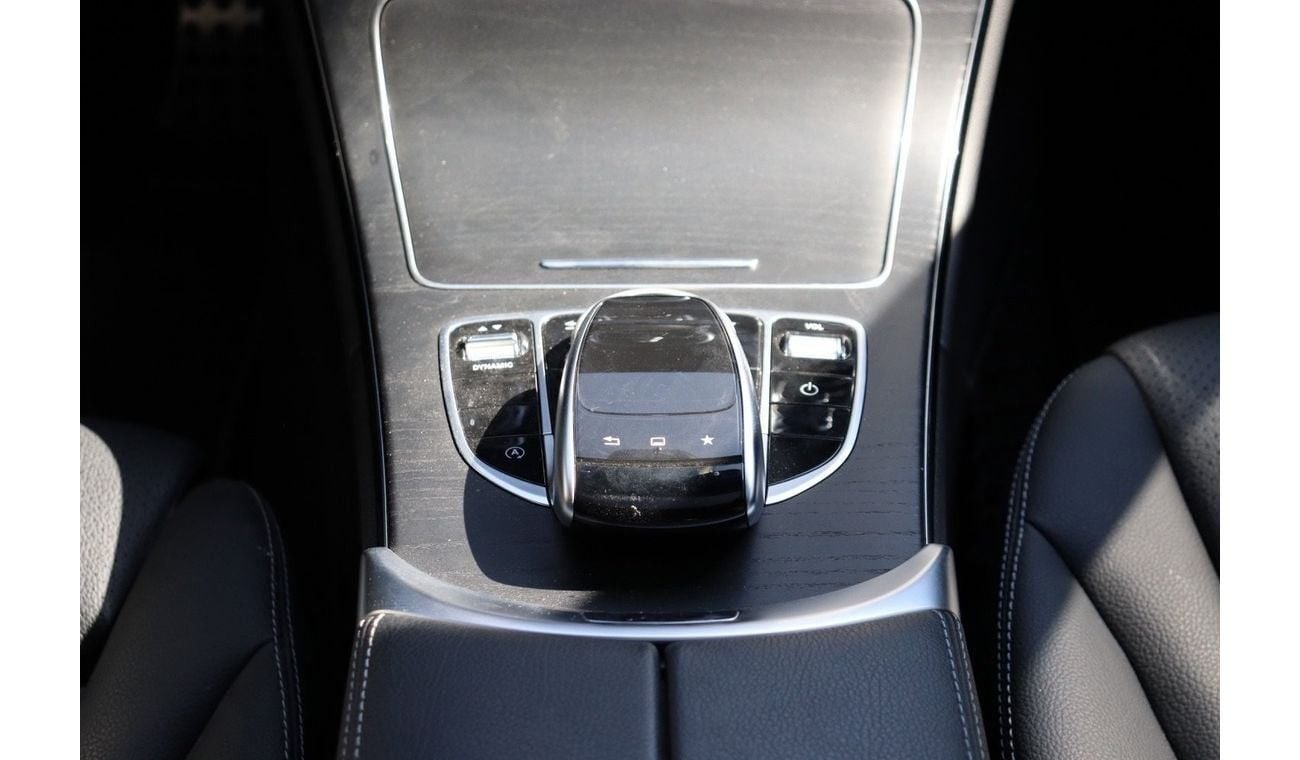 Mercedes-Benz C 300 MERCEDES-BENZ C300 / 2021 / USA / 2.0L TURBO / 28,000KM /