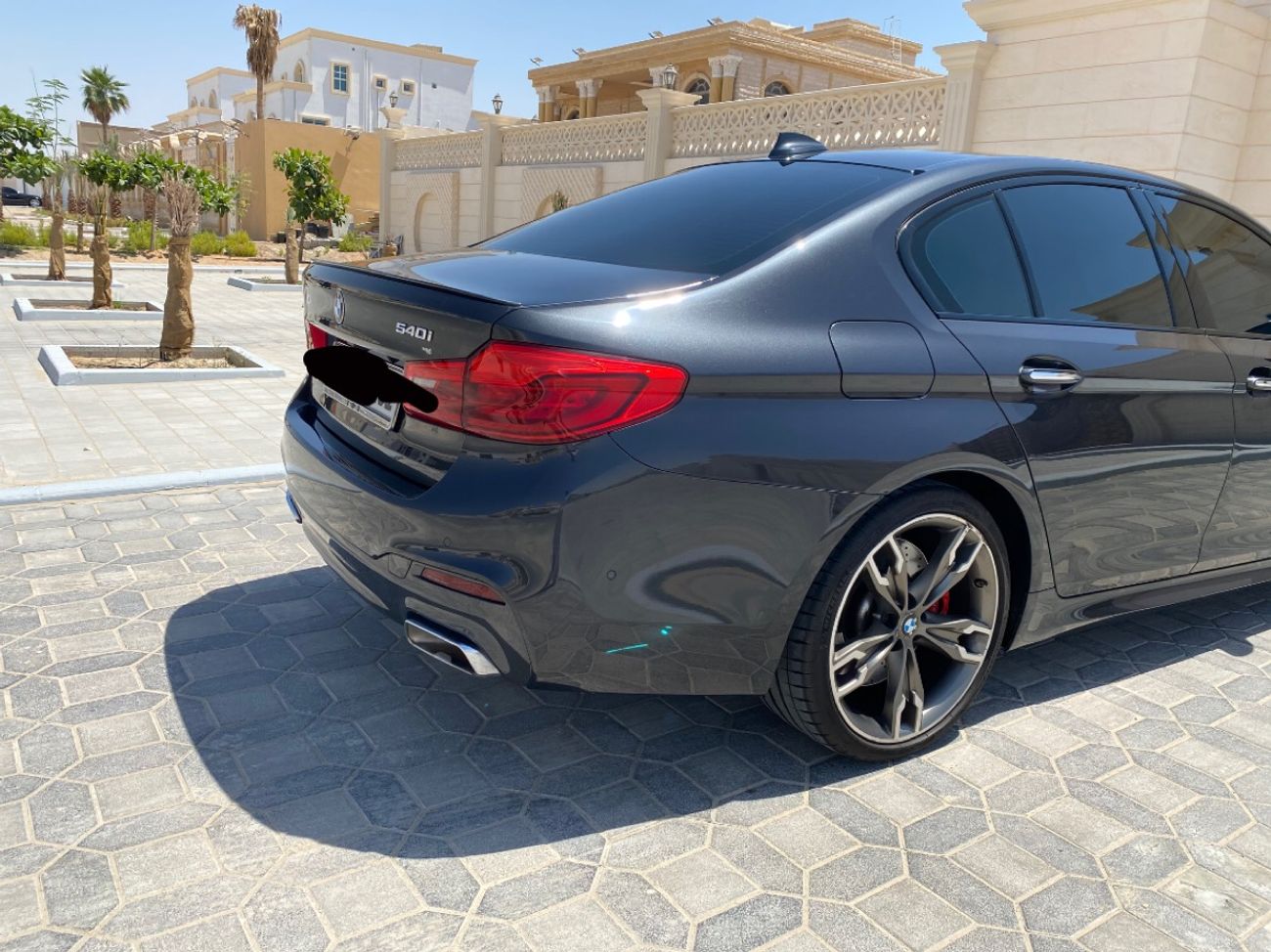 BMW 540i