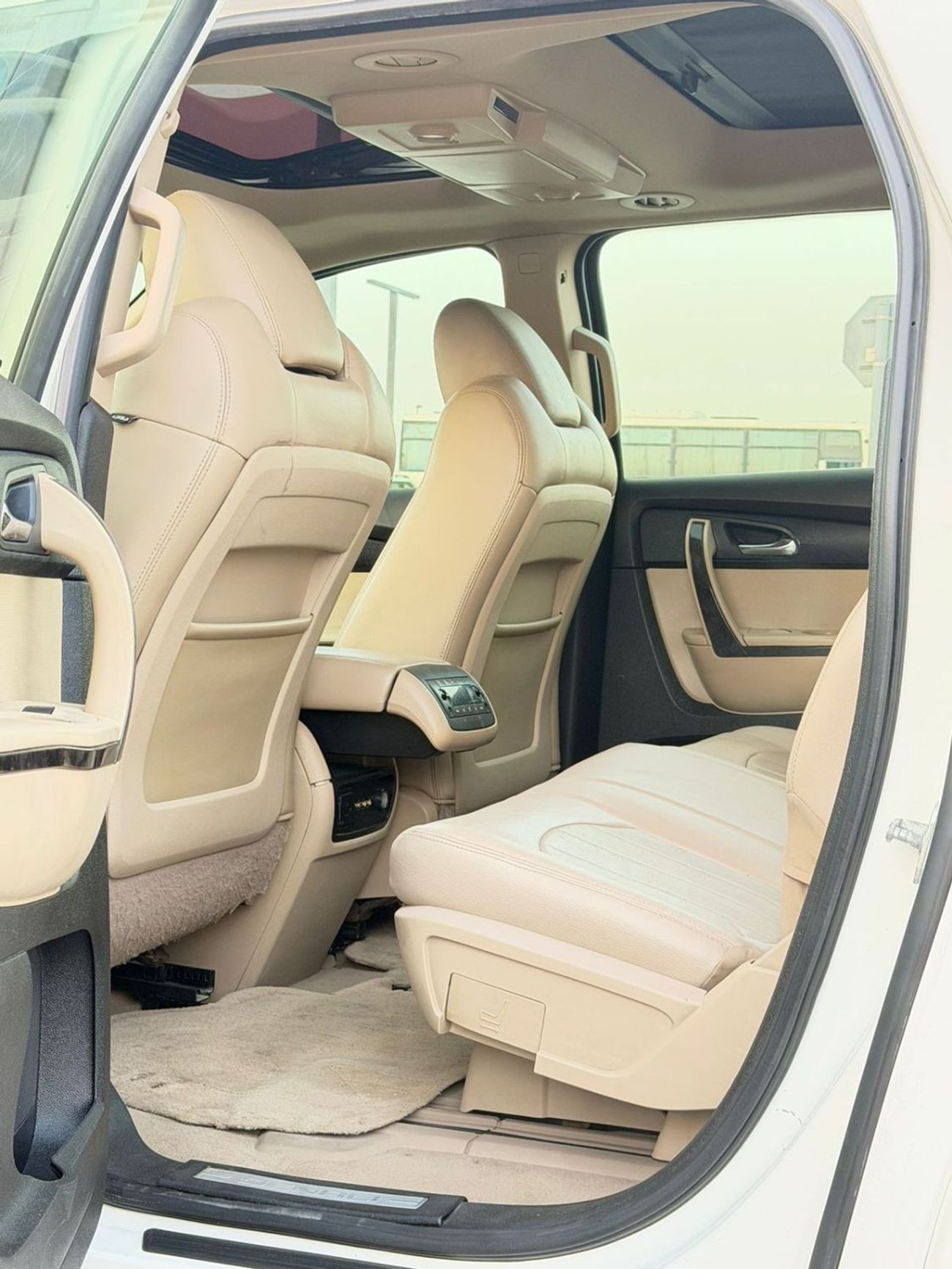 GMC Acadia Excellent condition & luxury feel