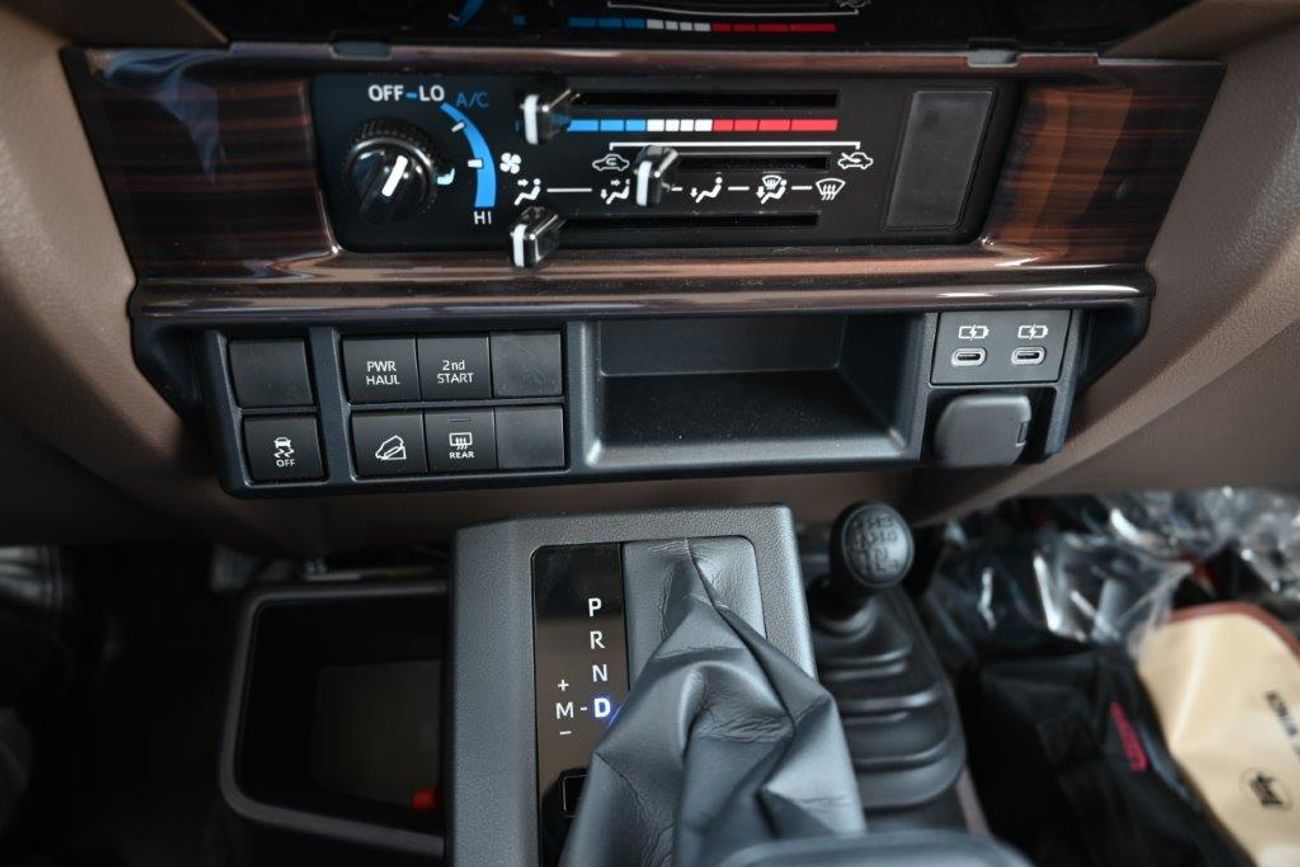 تويوتا لاند كروزر 70 2024 Model Toyota Land Cruiser Hard Top Super Deluxe 2.8L Diesel 5 Seater Automatic -Euro 5