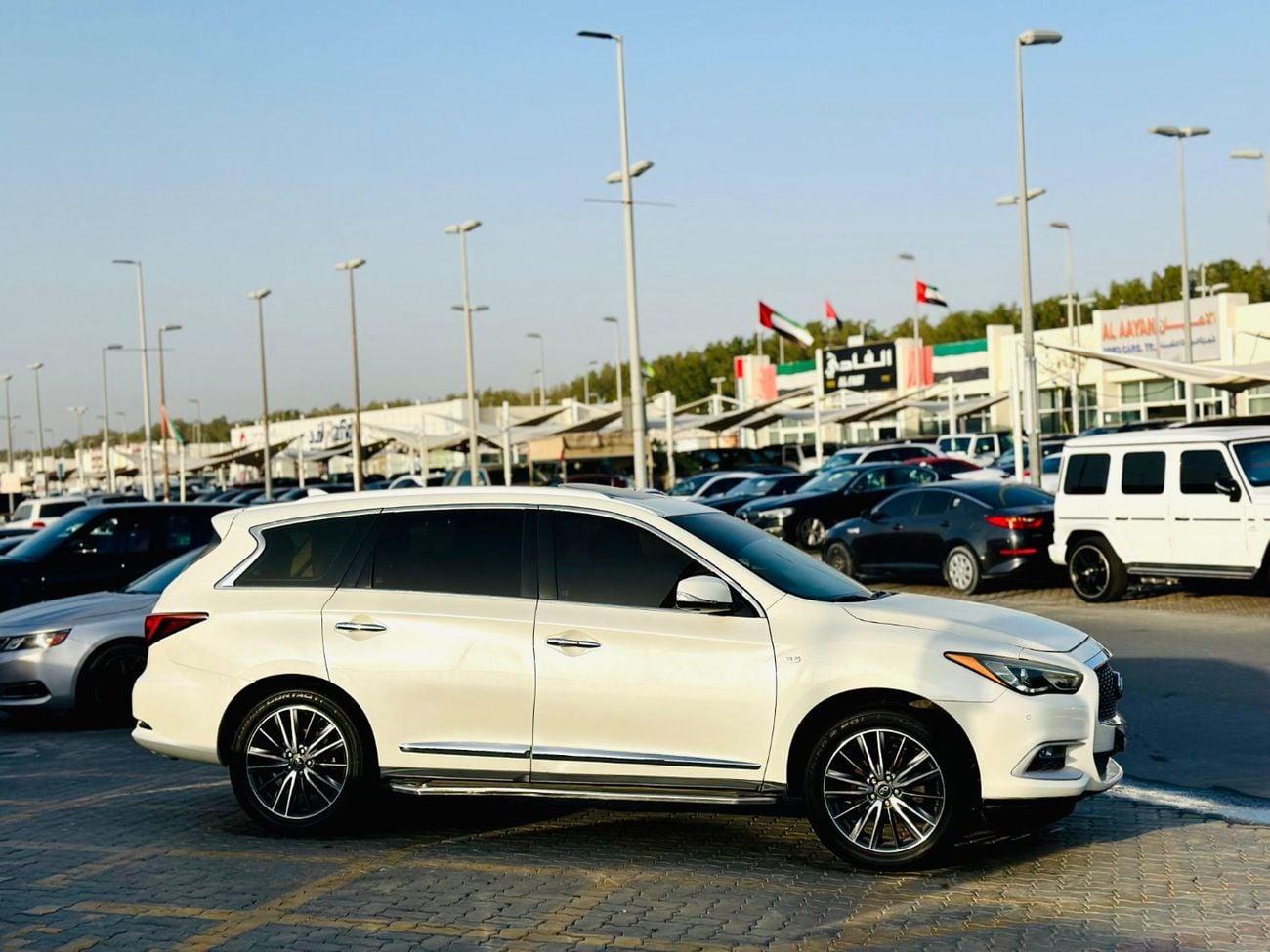 Infiniti QX60 LUXURY | Monthly 1000/- | 0% DP | Sunroof | Memory Seats | Fog Lights | # 26256