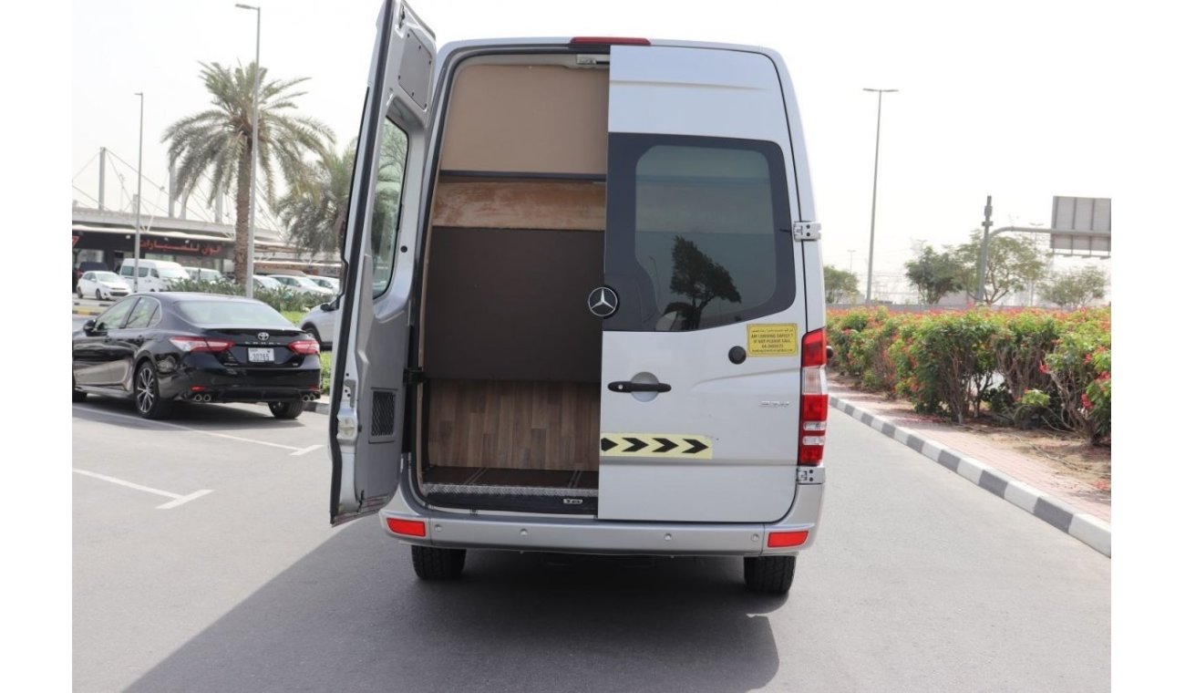 Mercedes-Benz Sprinter = 324 = GCC SPECS VERY LOW MILEAGE = FREE REGISTRATION = WARRANTY