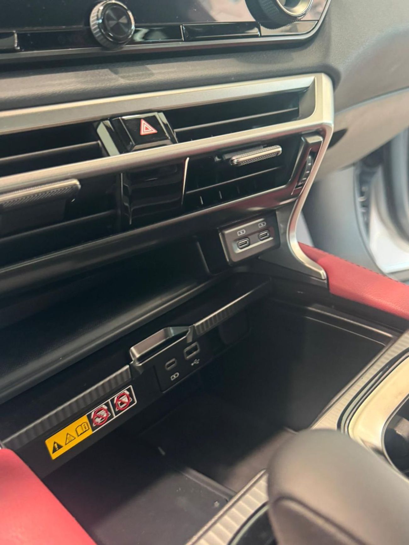 لكزس RX 350 2025 Lexus RX350 F-sport 2.4L AT Petrol AWD (Silver-Red)