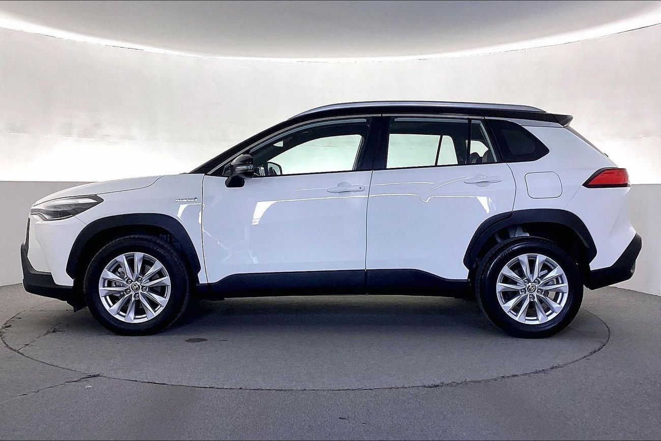 تويوتا كورولا كروس GLI | National Day Celebration | شامل الضمان | 0 ﺪﻔﻋﺓ ﺃﻮﻟﻯ