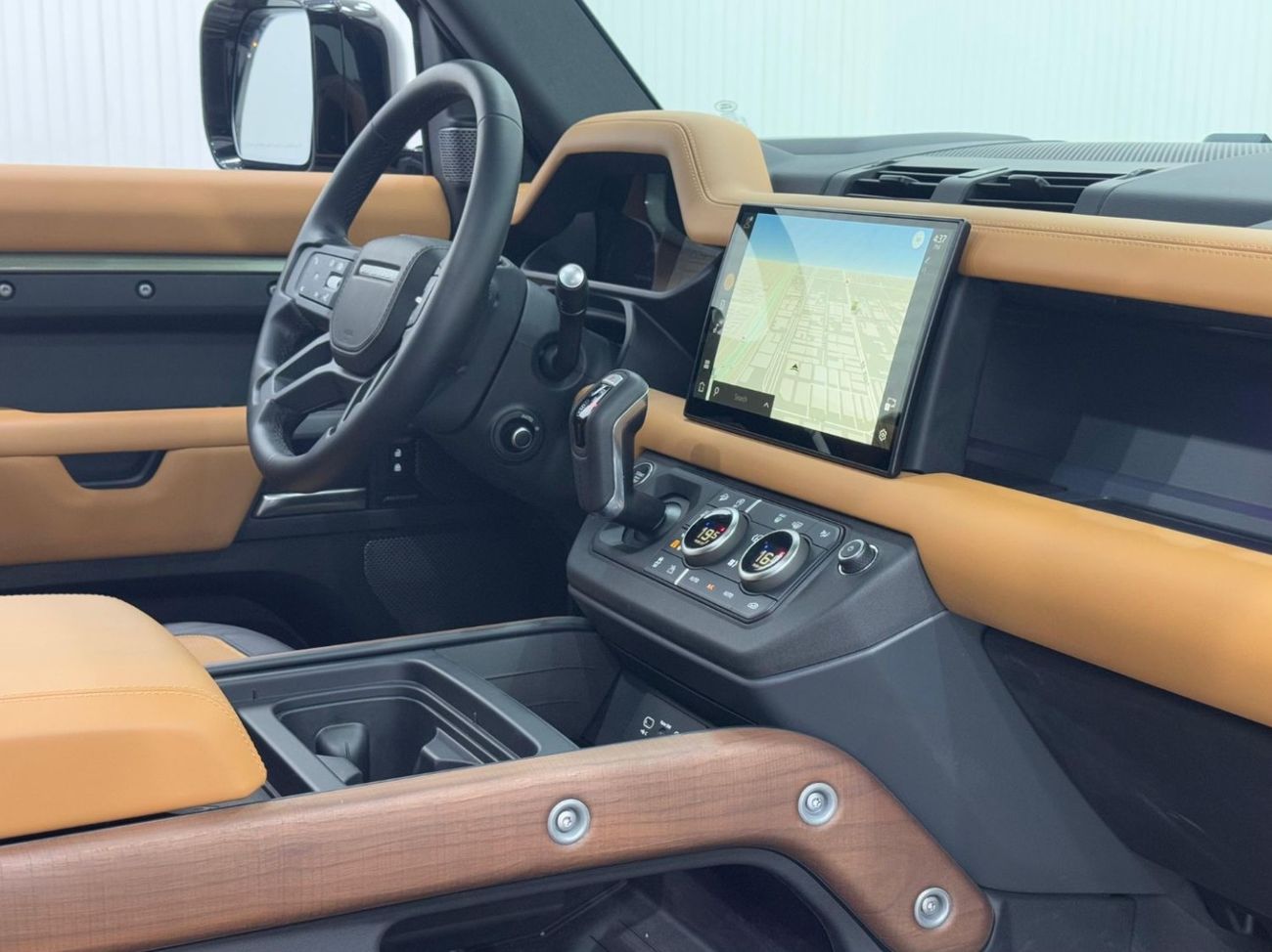 Land Rover Defender 110 X P400 3.0L 2024 Land Rover Defender 110 P400 X, January 2029 Land Rover Warranty + Service Pack