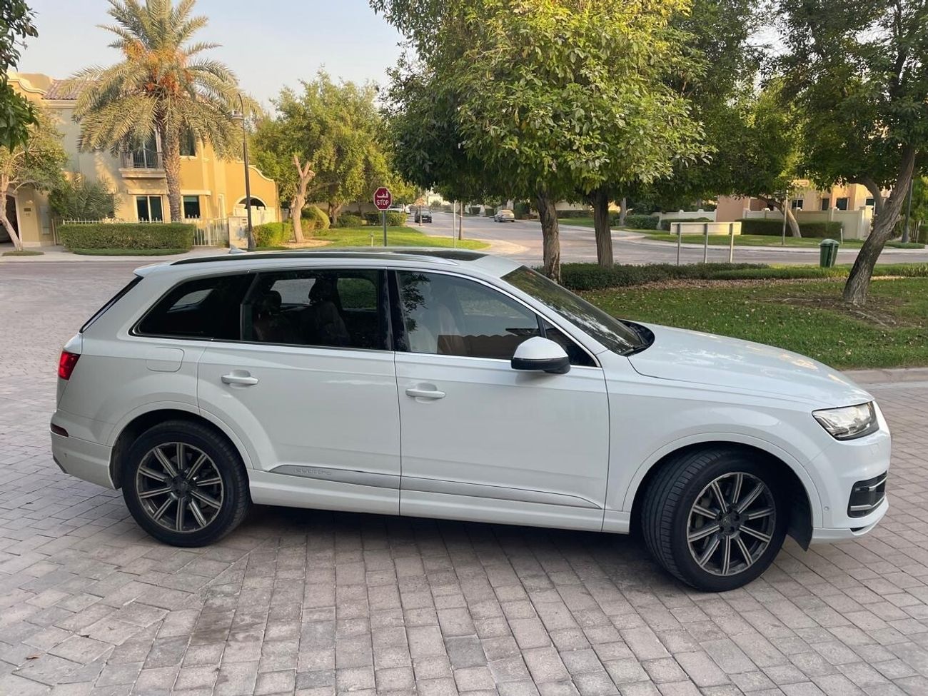 أودي Q7 45 TFSI Quattro - Service Contract & New Tyres