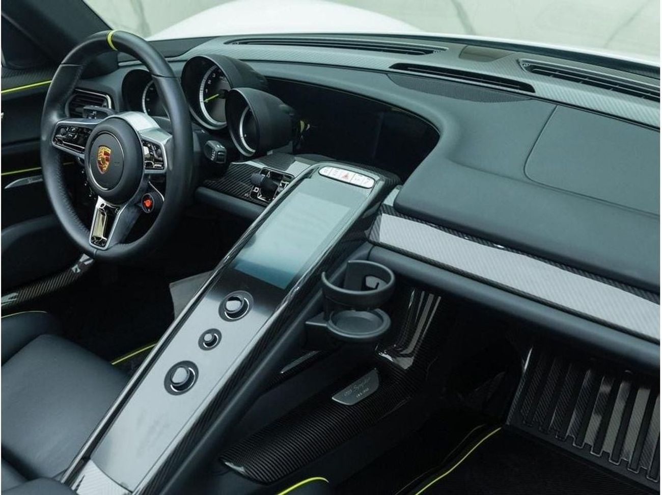 Porsche 918 Spyder 4.6 LEFT HAND DRIVE