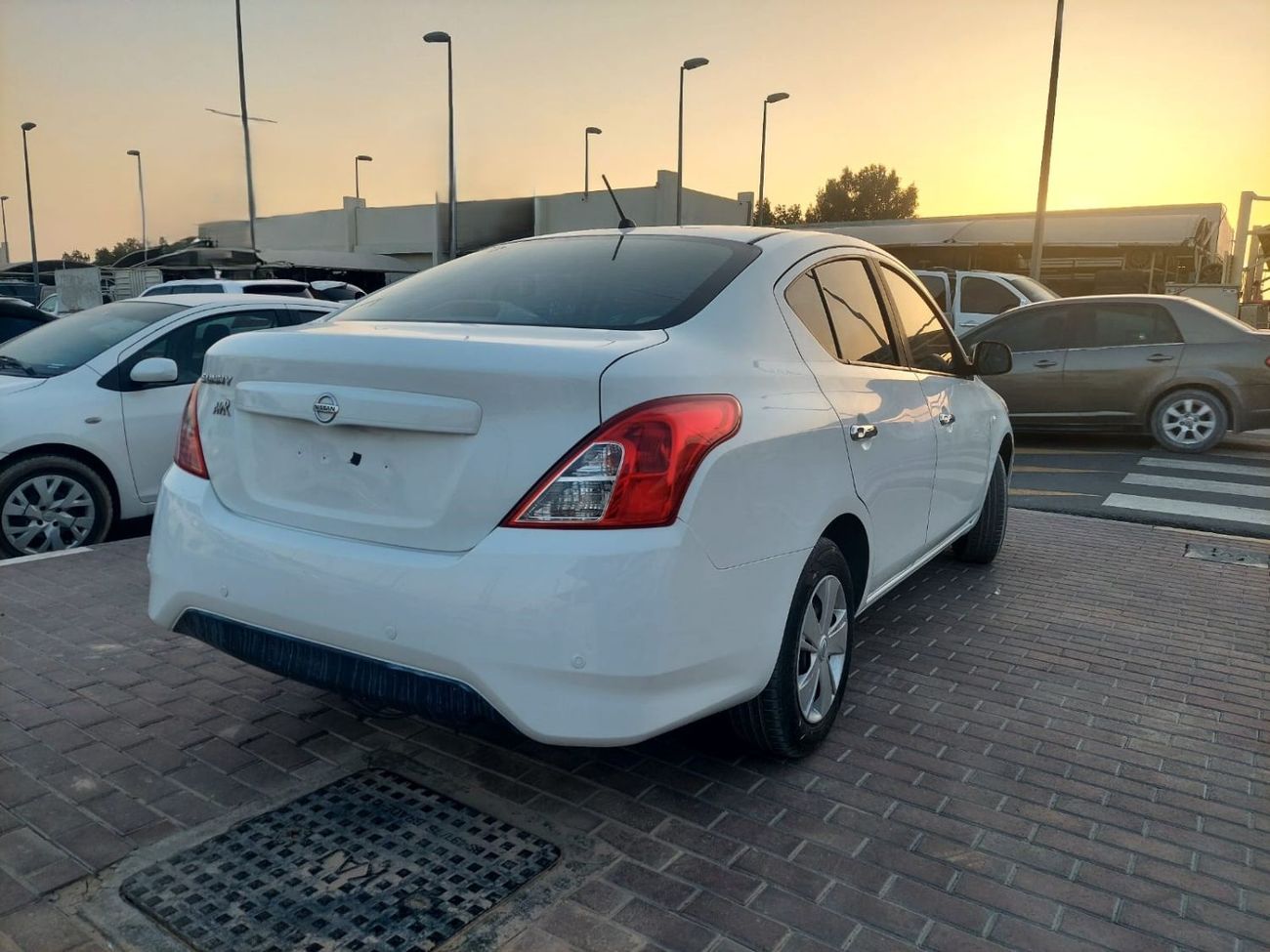 نيسان صني 1.5L PETROL AUTOMATIC TRANSMISSION