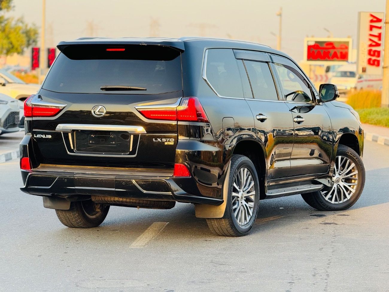 لكزس LX 570 RHD LEXUS LX570 FULL OPTION