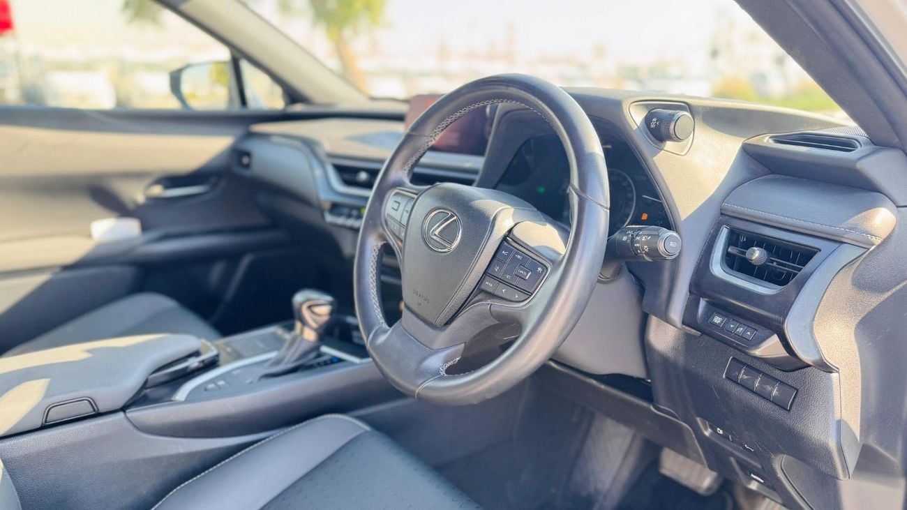 Lexus UX250h PREMIUM CONDITION | WHITE COLOR | 2.0L HYBRID ENGINE | RHD | 2021 | REAR VIEW CAMERA