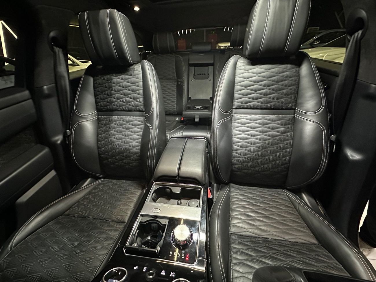 Land Rover Range Rover Velar SVAutobiography Dynamic 5.0L RANGE ROVER SV Autobiography Dynamic V8 | 2020 | VERY GOOD CONDITIONS