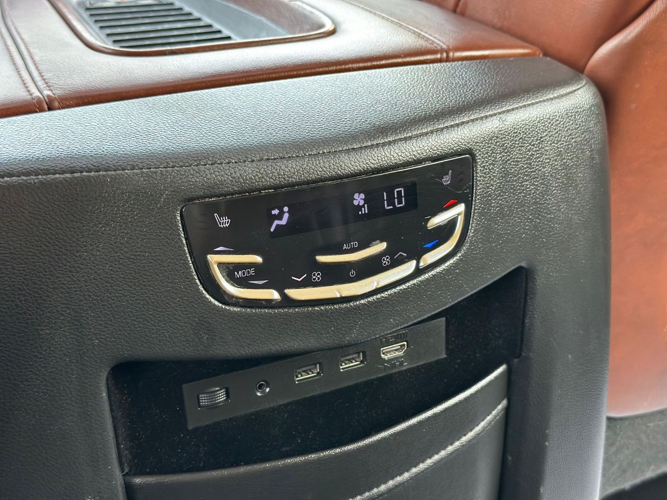 كاديلاك إسكالاد Platinum 6.2L