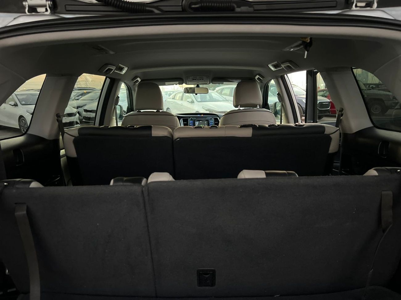 Toyota Highlander 2016 Toyota Highlander MidOption -3.5L - V6 - Rear  Camera - AWD 4x4 - Leather Seat -  7 seater