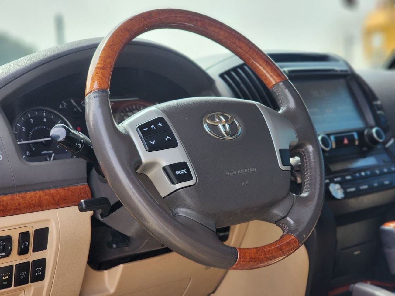 Toyota Land Cruiser GXR 4.6L