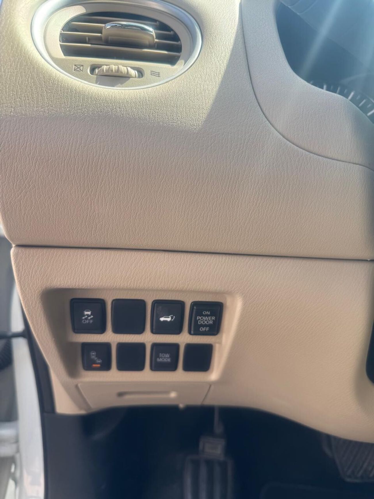 Nissan Pathfinder SV, 3.5cc, Sunroof, Leather Seats,Navigation, Adaptive Cruise Control, MY2020