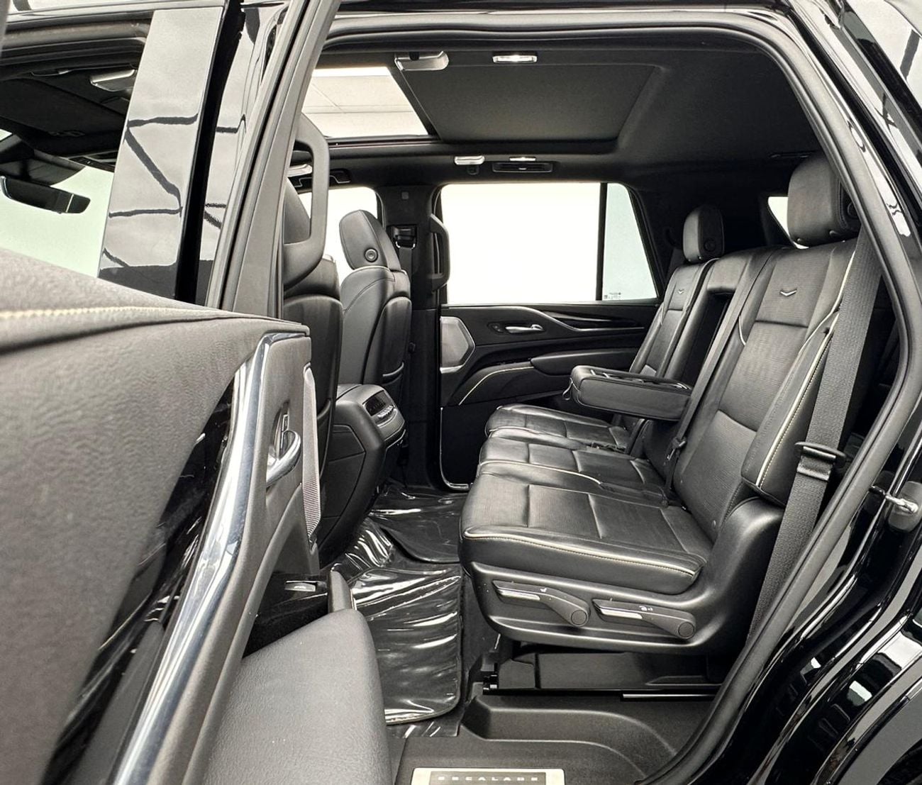 Cadillac Escalade 2022 Cadillac Escalade Sport, 1 Year Warranty Unlimited Km, Cadillac Full Service History, GCC