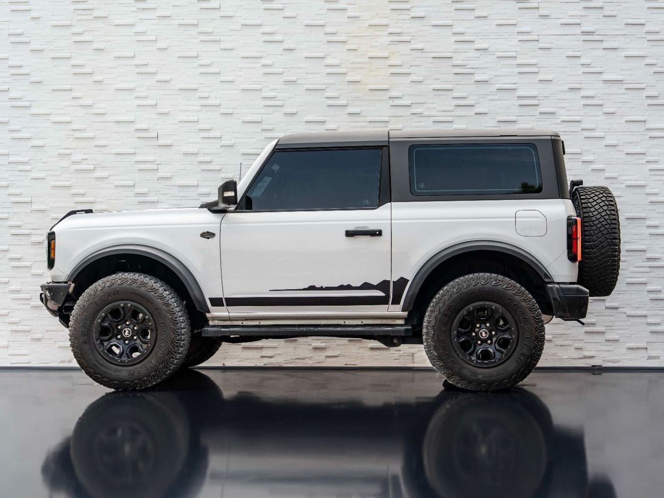 فورد برونكو Wildtrak 2.7L (4 Seater)