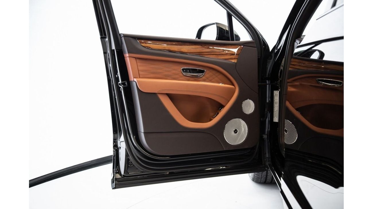 بنتلي بينتايجا Bentley Bentayga Azure First Edition EWB