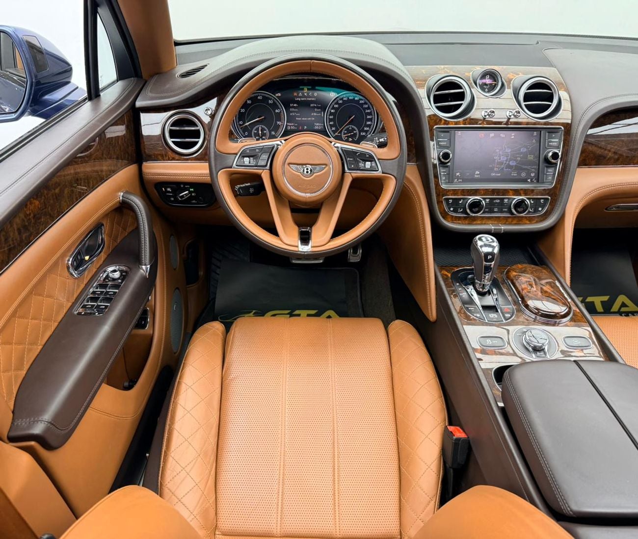 Bentley Bentayga FIRST EDITION 2017 Bentley Bentayga First Edition W12, Bentley Warranty+Full Service History, GCC