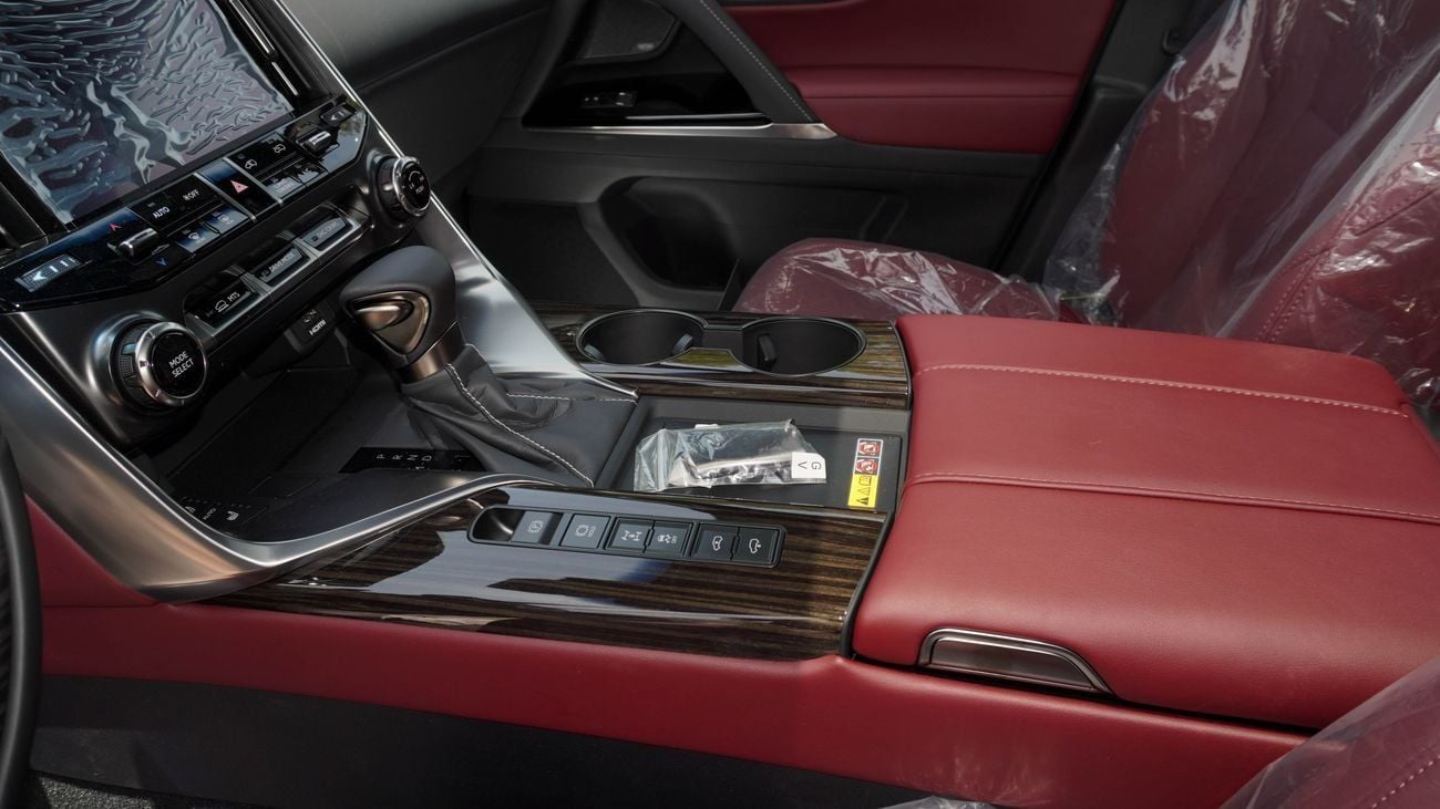 Lexus LX 600 3.5 L V6