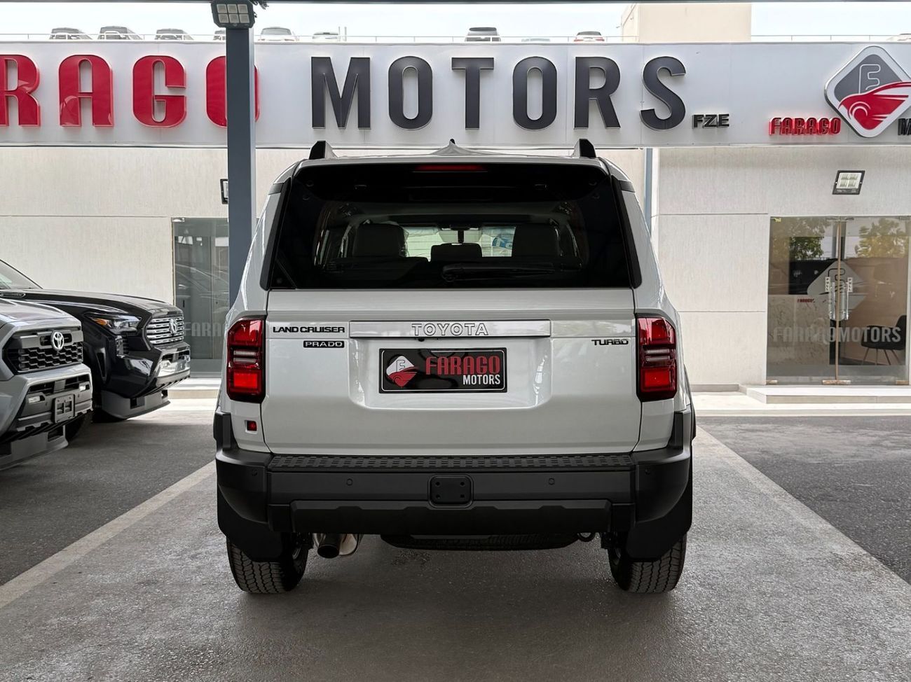 Toyota Prado PRADO 2.8 SUNROOF BLACK INTERIOR ** EXPORT ONLY **التصدير فقط خارج الخليج***