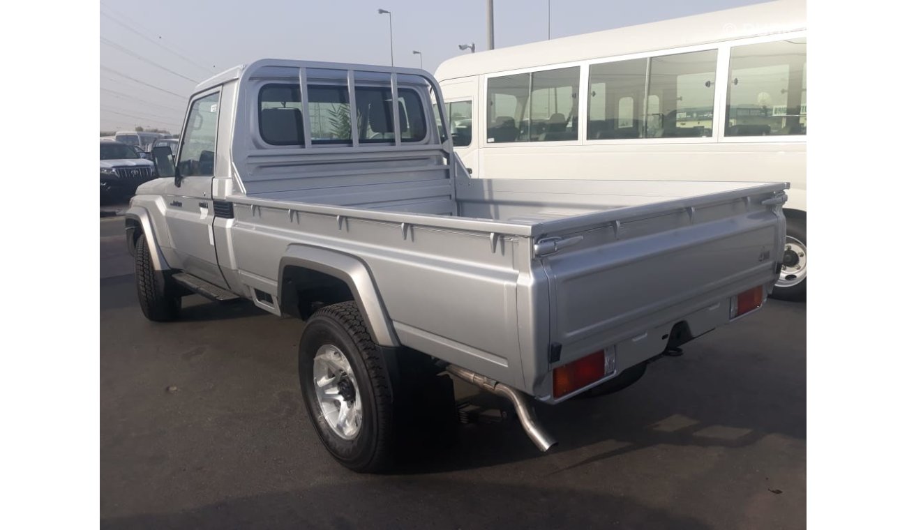 Toyota Land Cruiser Pick Up Diesel V6 4.2L Single Cabin with Power Options