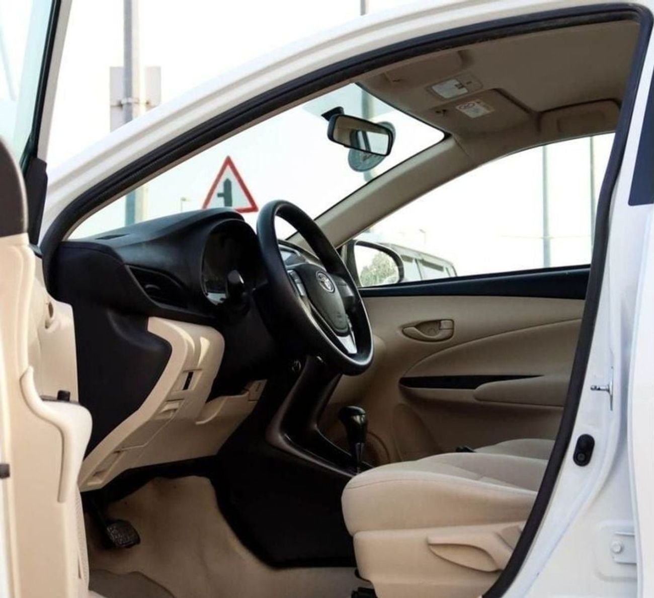 تويوتا يارس تويوتا يارس | 1.6 لتر | 2022 | خليجية | خالية من الحوادث | بحالة ممتازة | 588 شهرياً